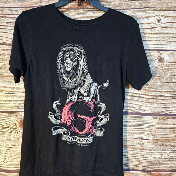 Harry Potter Gryfindor tee shirt black/ref/gray medium pre-owned - Picture 1 of 5